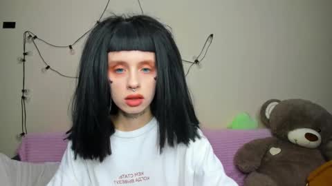 Snapshot of flowerofsin2001 chatting on 09/14/25, 05:56 Flower online show from 09/14/25, 05:56