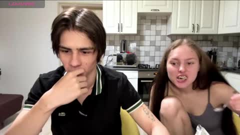 flowerscouple online show from 03/24/26, 10:04