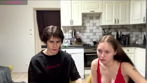 flowerscouple online show from 03/27/26, 10:09