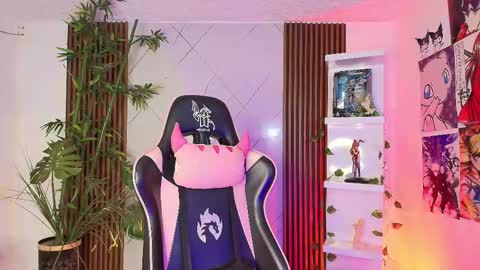  FLUFFY BUBBLE  online show from 10/09/25, 04:10