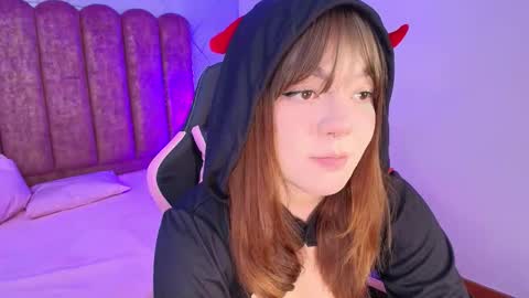  FLUFFY BUBBLE  online show from 11/30/25, 04:38