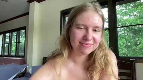 fluffy_bunnyxxx online show from 03/10/25, 06:49