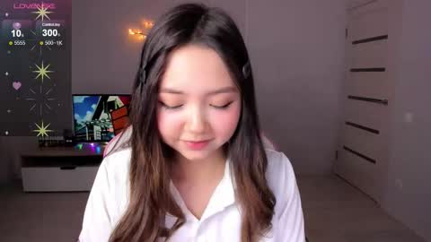 Snapshot of fluffy_rose chatting on 09/28/25, 02:28 Rose online show from 09/28/25, 02:28