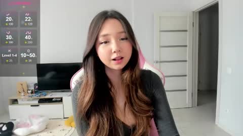 Snapshot of fluffy_rose chatting on 05/19/26, 04:08 Rose online show from 05/19/26, 04:08