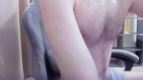 Snapshot of fluffycat_ chatting on 12/17/24, 10:01 fluffycat online show from 12/17/24, 10:01