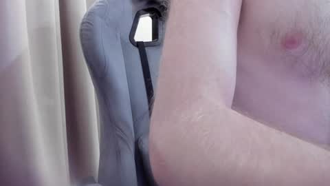 Snapshot of fluffycat_ chatting on 12/17/24, 01:05 fluffycat online show from 12/17/24, 01:05