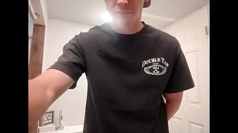 Snapshot of flybuy2525 chatting on 10/28/25, 11:03 flybuy2525 online show from 10/28/25, 11:03