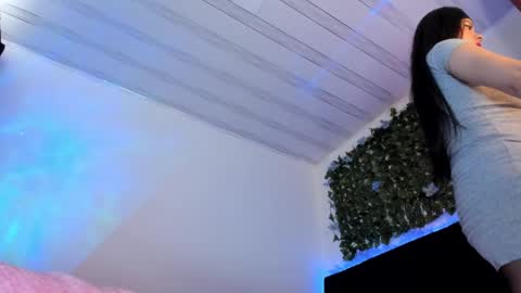 lia online show from 02/17/25, 06:15