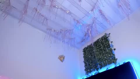 lia online show from 04/14/26, 09:32