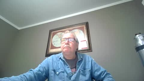 Snapshot of fmfsocal123 chatting on 12/01/24, 11:04 fmfsocal123 online show from 12/01/24, 11:04