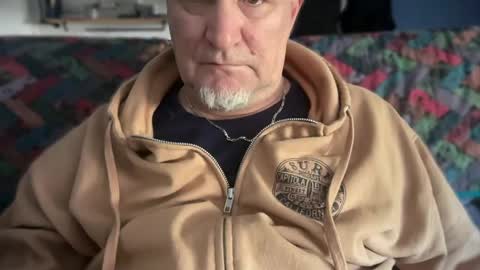 fnkywht60smthng_ online show from 03/06/26, 05:53