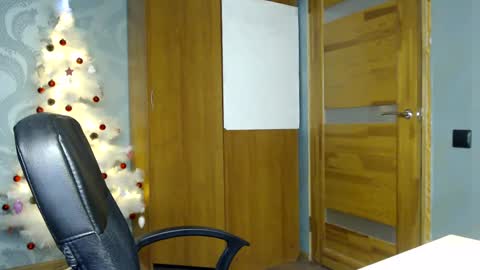 Molli  Ready for any play with you. Hottest show in pvt  Help a student earn big tokens  online show from 12/25/24, 04:11