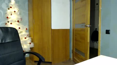 Molli  Ready for any play with you. Hottest show in pvt  Help a student earn big tokens  online show from 01/21/25, 10:41