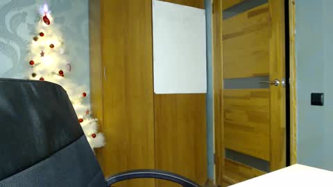 Molli  Ready for any play with you. Hottest show in pvt  Help a student earn big tokens  online show from 01/25/25, 07:39