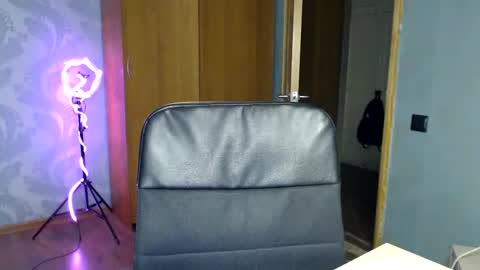 Molli  Ready for any play with you. Hottest show in pvt  Help a student earn big tokens  online show from 02/20/25, 01:03