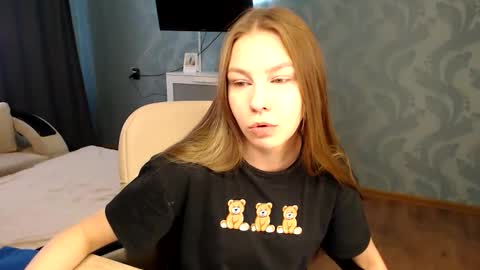 Molli  Ready for any play with you. Hottest show in pvt  Help a student earn big tokens  online show from 04/15/26, 02:02