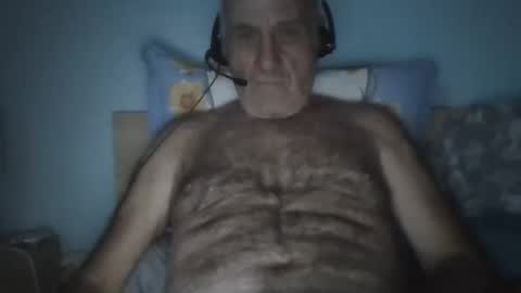 Snapshot of follador1001 chatting on 09/26/25, 04:38 follador1001 online show from 09/26/25, 04:38