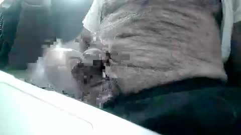 Snapshot of follador1001 chatting on 10/28/25, 04:09 follador1001 online show from 10/28/25, 04:09