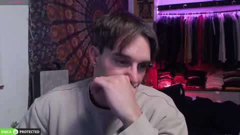 Folleti online show from 11/24/25, 11:04