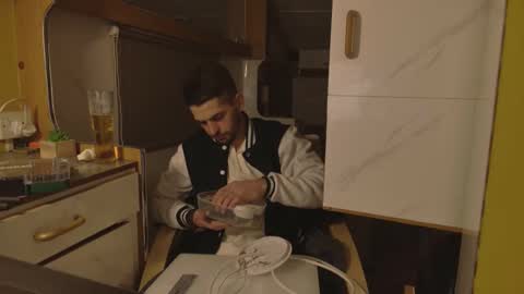 independent model online show from 02/21/26, 05:36