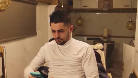 independent model online show from 03/05/26, 07:32