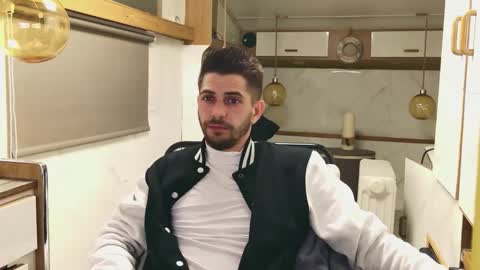 independent model online show from 03/11/26, 06:36