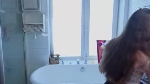 Snapshot of fondawollyung chatting on 03/04/26, 06:52 Mery online show from 03/04/26, 06:52