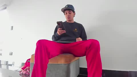 foot_master777 online show from 02/16/25, 02:43