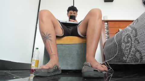 foot_master777 online show from 09/26/25, 03:05