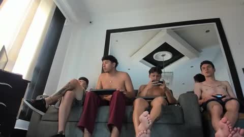 foot_master777 online show from 09/28/25, 07:52