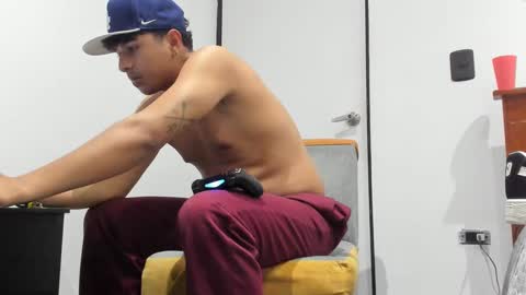 foot_master777 online show from 09/30/25, 11:54
