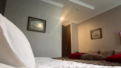 forbiddennvelvet online show from 10/03/25, 09:17