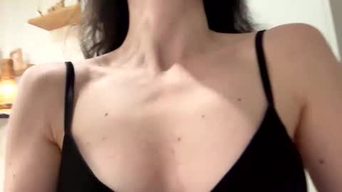 forbiddennvelvet online show from 04/17/26, 06:55