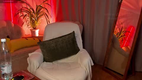     online show from 10/22/25, 12:05