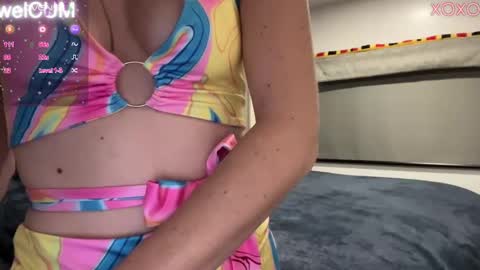 Elaine online show from 01/15/25, 02:38