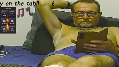Snapshot of forexxxx_man chatting on 06/10/26, 01:28 doc online show from 06/10/26, 01:28