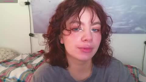 Snapshot of forget__me__nots chatting on 04/15/26, 02:35 forget__me__nots online show from 04/15/26, 02:35