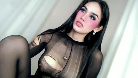 KHATRINA STACIE MARIE online show from 05/27/26, 01:57