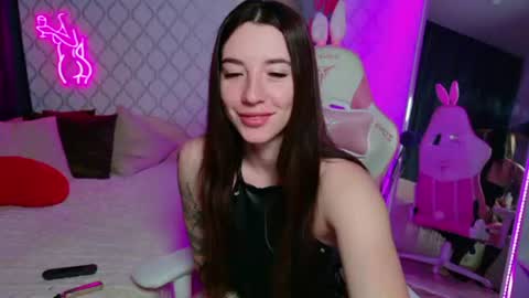 Snapshot of foryoureyesonly__ chatting on 07/22/26, 01:30 Lily online show from 07/22/26, 01:30