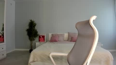 Kira online show from 09/24/25, 01:53