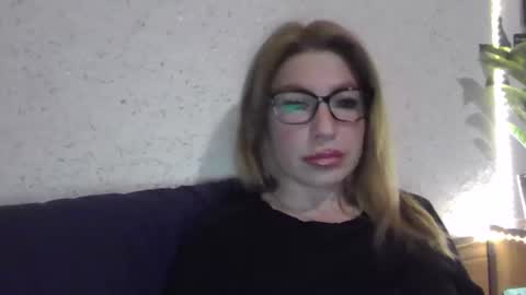 fox_red_lady7 online show from 01/06/25, 06:10