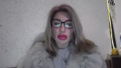 fox_red_lady7 online show from 02/12/26, 03:40