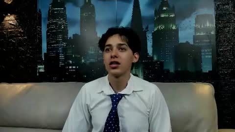 .  FOX WHITE .  online show from 06/22/26, 07:00