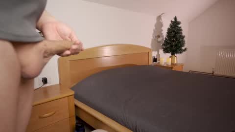 CUSTOM PHOTOS AND VIDEOS -  online show from 12/16/25, 10:31