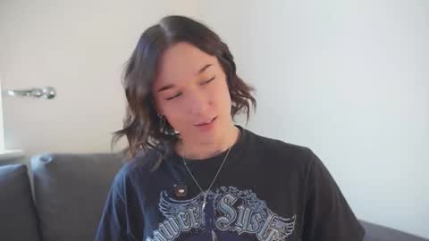 Em      online show from 09/21/25, 12:29