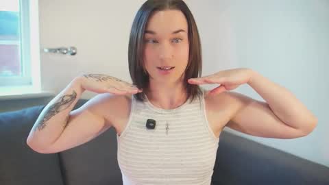 Em      online show from 09/28/25, 05:18