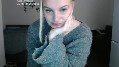 Snapshot of foxfrromearth chatting on 04/21/26, 01:42 i am your baby Alien online show from 04/21/26, 01:42