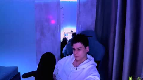 Foxicfu online show from 03/10/25, 03:30