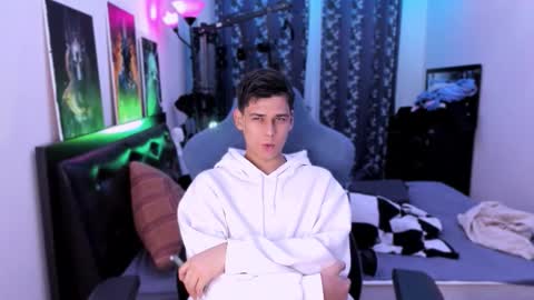 Foxicfu online show from 09/28/25, 02:11