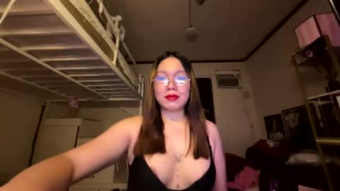 Snapshot of foxieeealona chatting on 05/09/26, 06:51 Alicia Baby online show from 05/09/26, 06:51